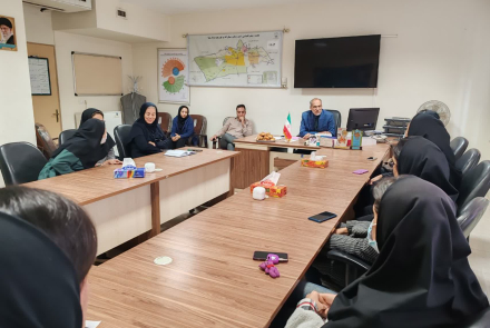  نشست دندانپزشکان و دستیاران دندانپزشکی با مدیر شبکه بهداشت و درمان شهرستان مبارکه